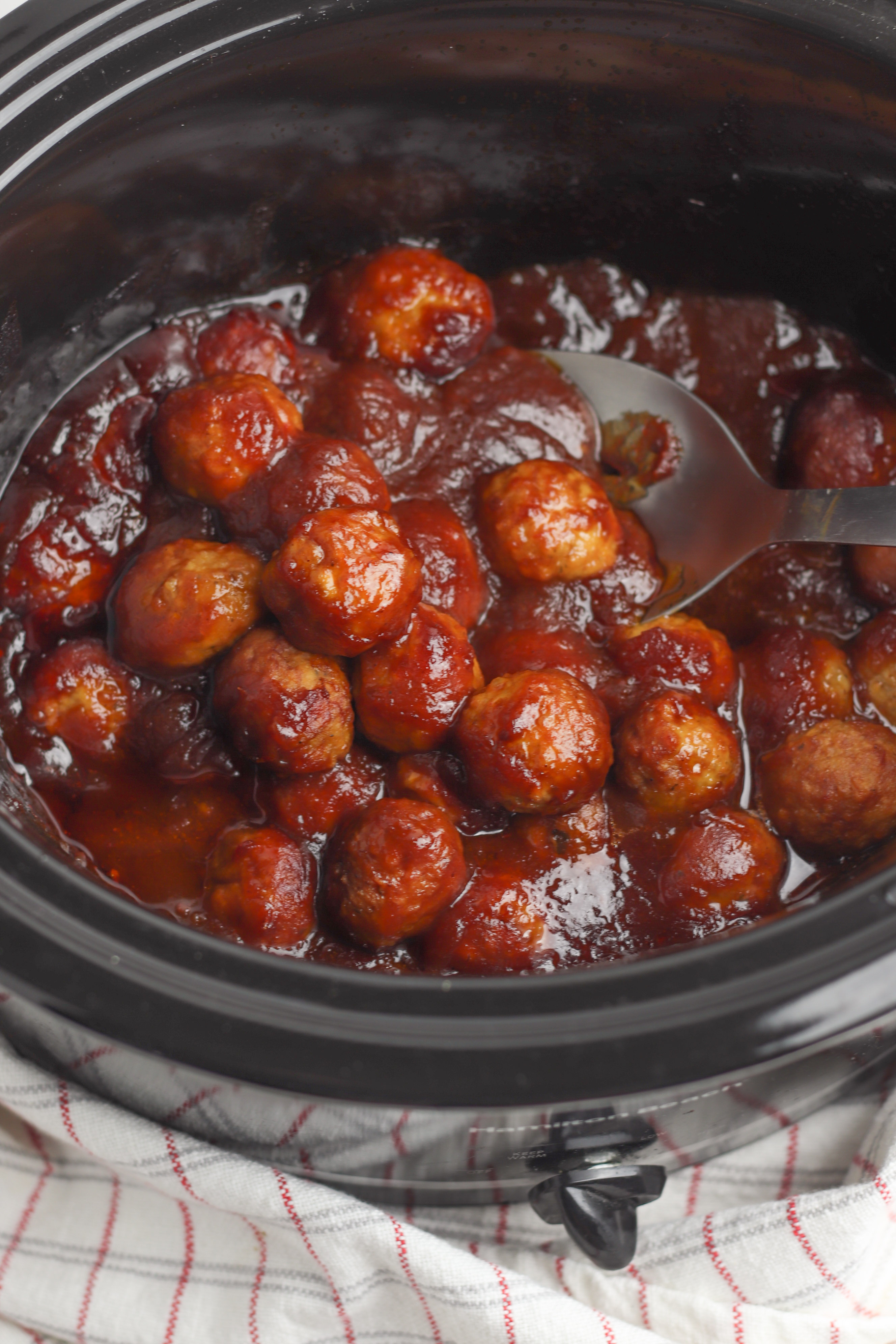 Crock Pot Cranberry Meatballs - When is Dinner? Crock Pot Cranberry