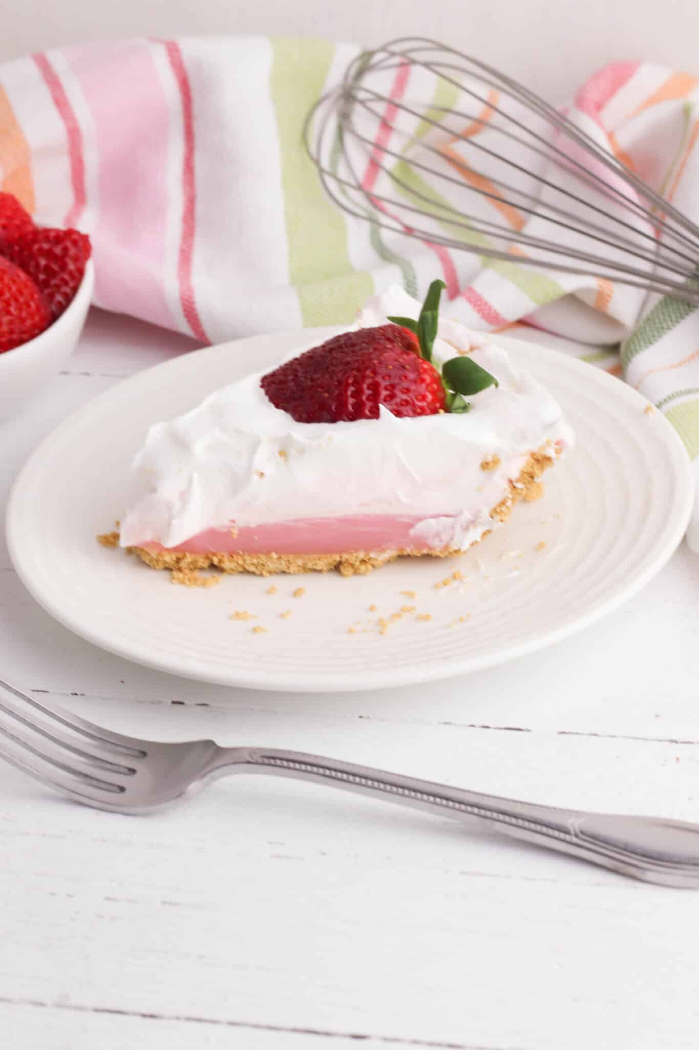 Easy No Bake Strawberry Pudding Pie When is Dinner