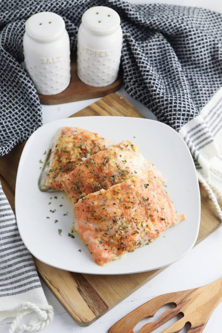 Garlic Butter Oven Baked Salmon | When is Dinner